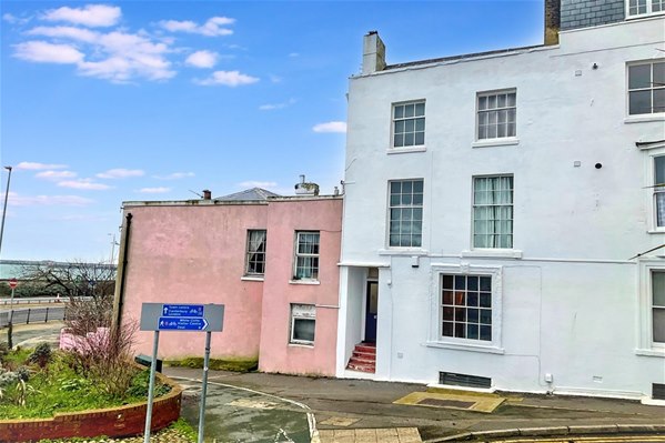 East Cliff, Dover, CT16